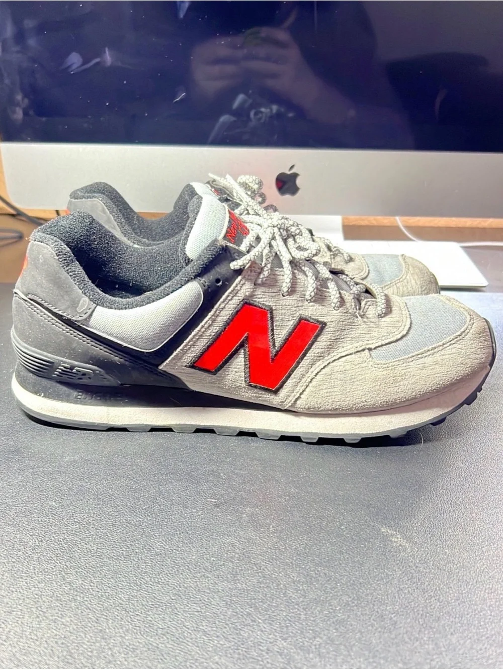 New Balance Men's Light Gray Sneakers with Red Accents